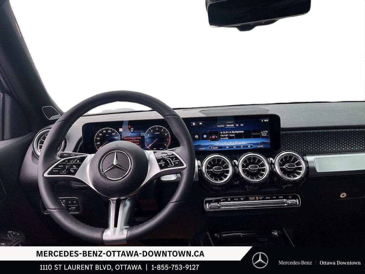 2025 Mercedes-Benz GLB 250 4MATIC Photo