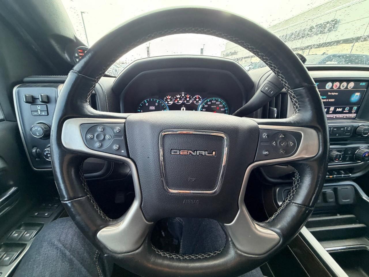 2019 GMC SIERRA 2500HD DenaliDENALI, 6.6L V8 DURAMAX, ALLOYS, LEATHER, CE Photo