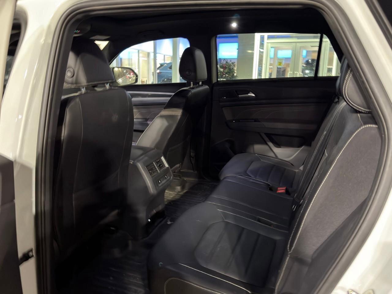 2022 Volkswagen Atlas Cross Sport HighlineAWD, VR6, SUNROOF, NAVIGATION, CARPLAY, HT Photo