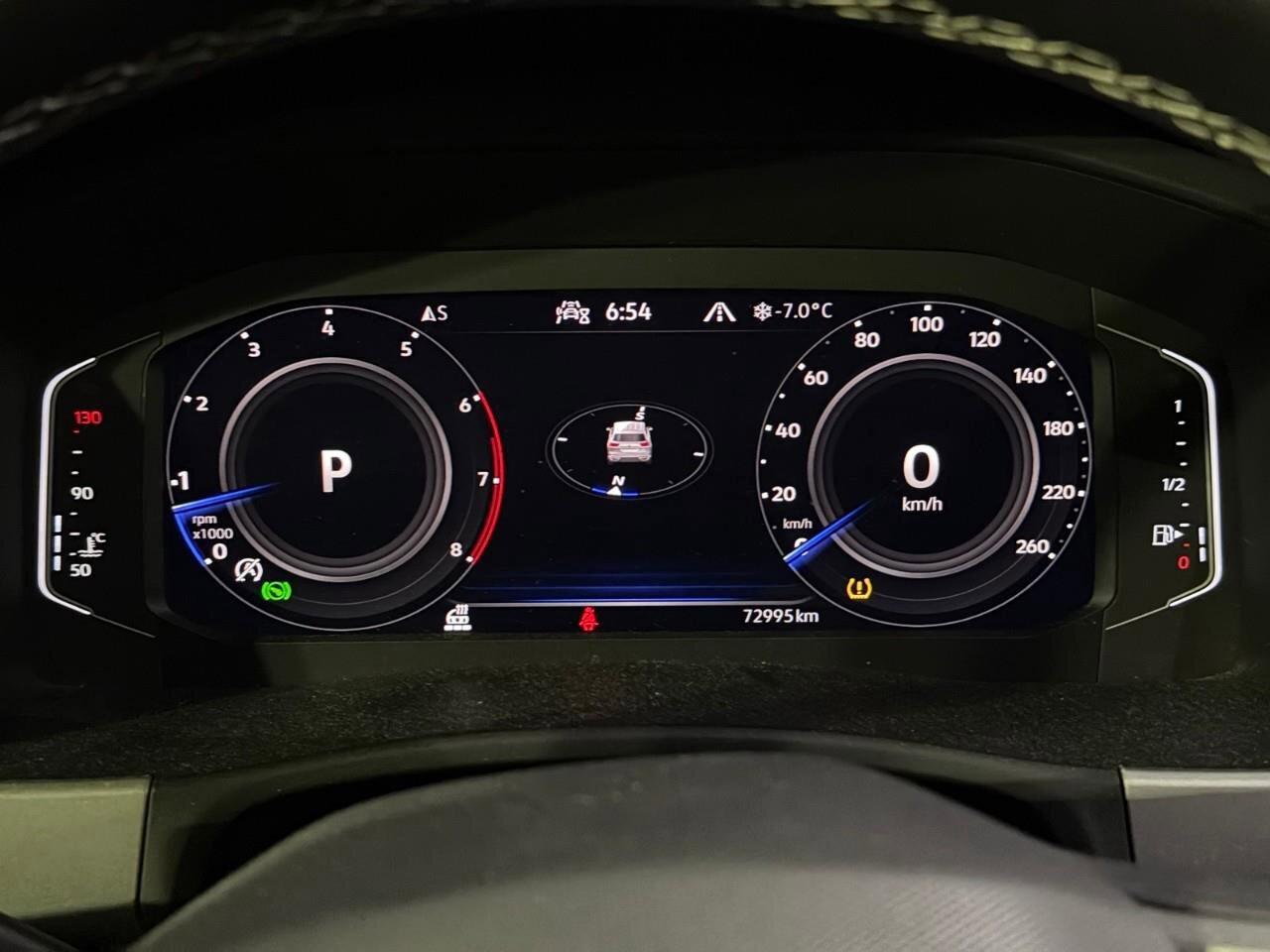 2022 Volkswagen Atlas Cross Sport HighlineAWD, VR6, SUNROOF, NAVIGATION, CARPLAY, HT Photo