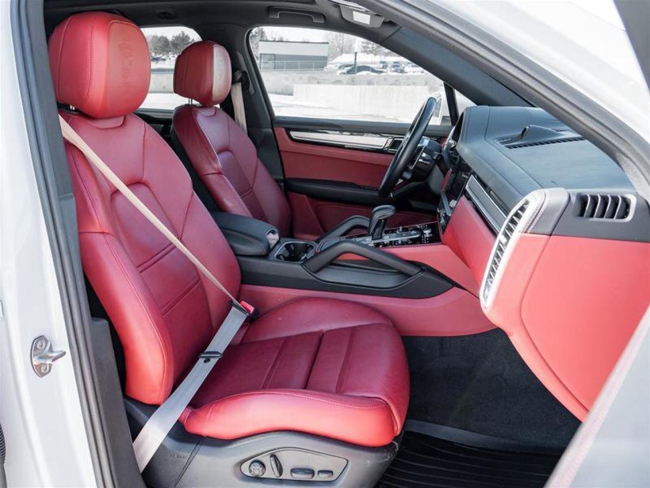 2023 Porsche Cayenne Platinum Edition AWD Assistance Pkg Premium Pkg Pl Photo