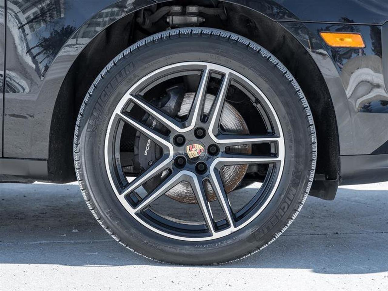 2021 Porsche Macan AWD Premium Pkg 20 Macan Turbo Wheels in High Glos Photo