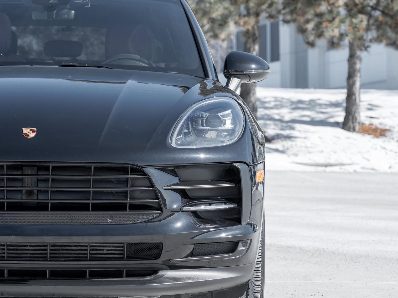 2021 Porsche Macan AWD Premium Pkg 20 Macan Turbo Wheels in High Glos Photo