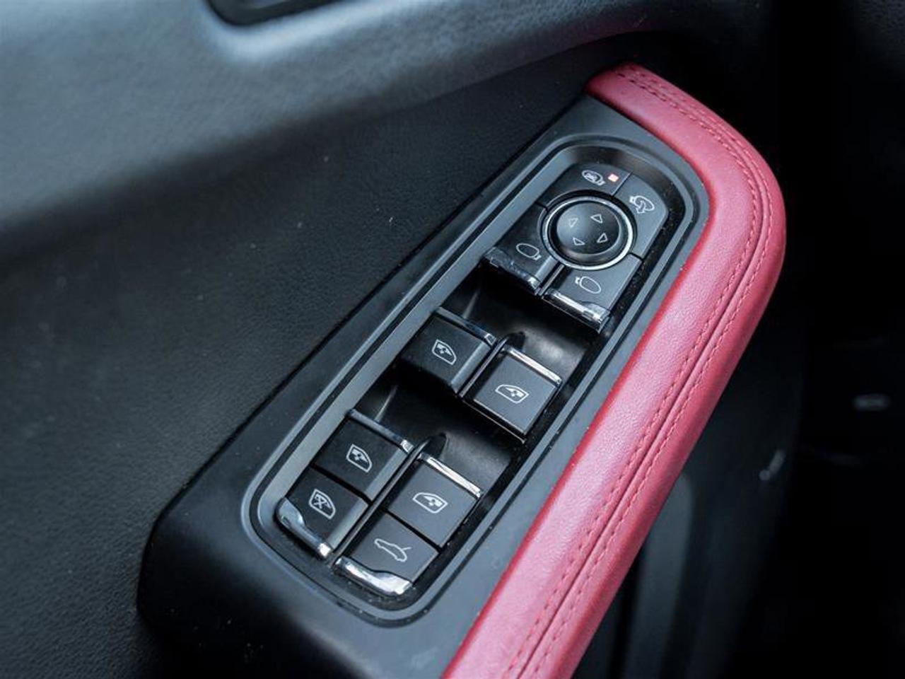 2021 Porsche Macan AWD Premium Pkg 20 Macan Turbo Wheels in High Glos Photo