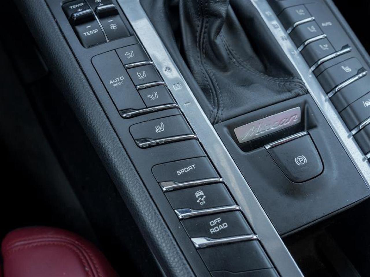 2021 Porsche Macan AWD Premium Pkg 20 Macan Turbo Wheels in High Glos Photo