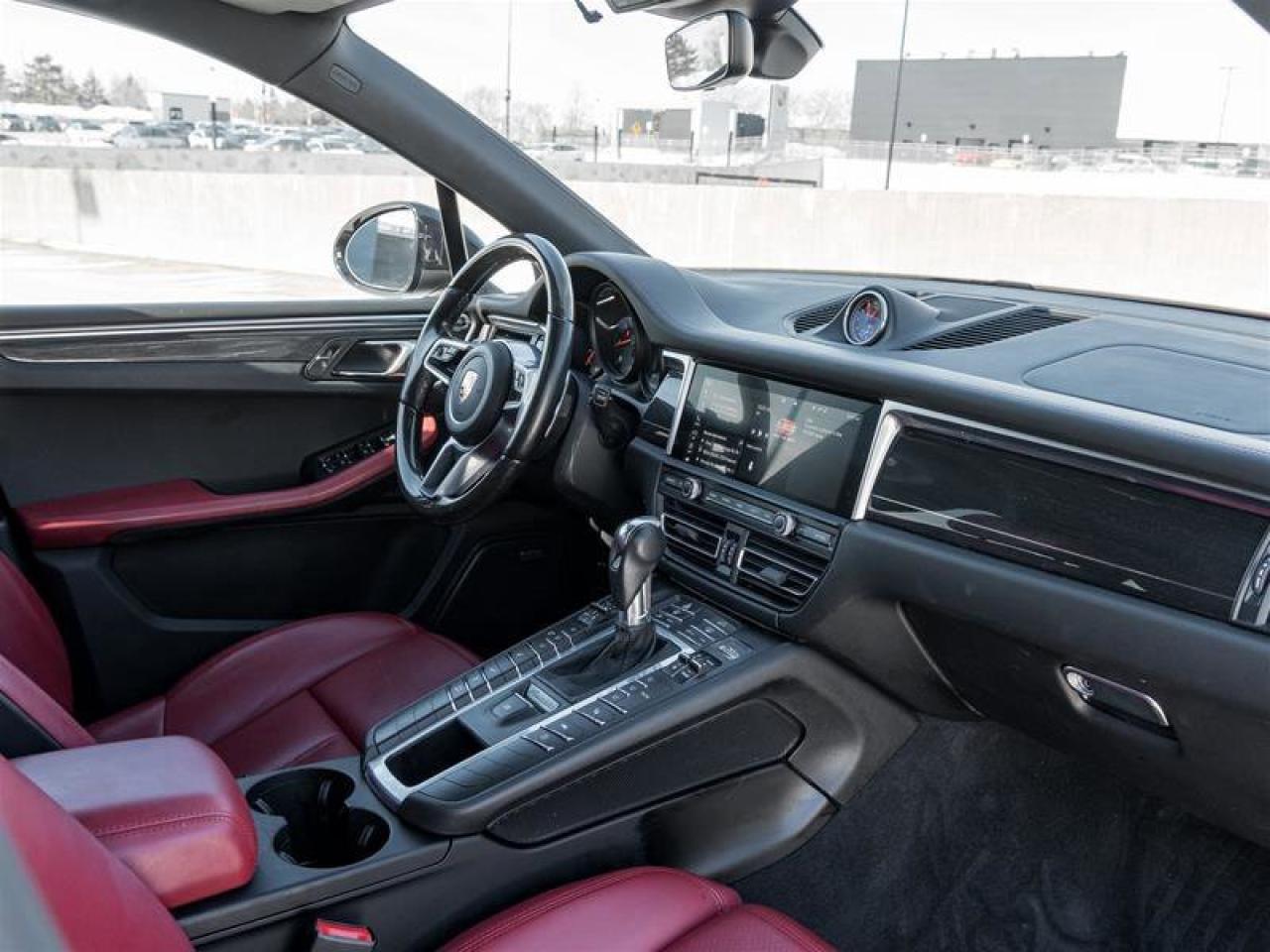 2021 Porsche Macan AWD Premium Pkg 20 Macan Turbo Wheels in High Glos Photo