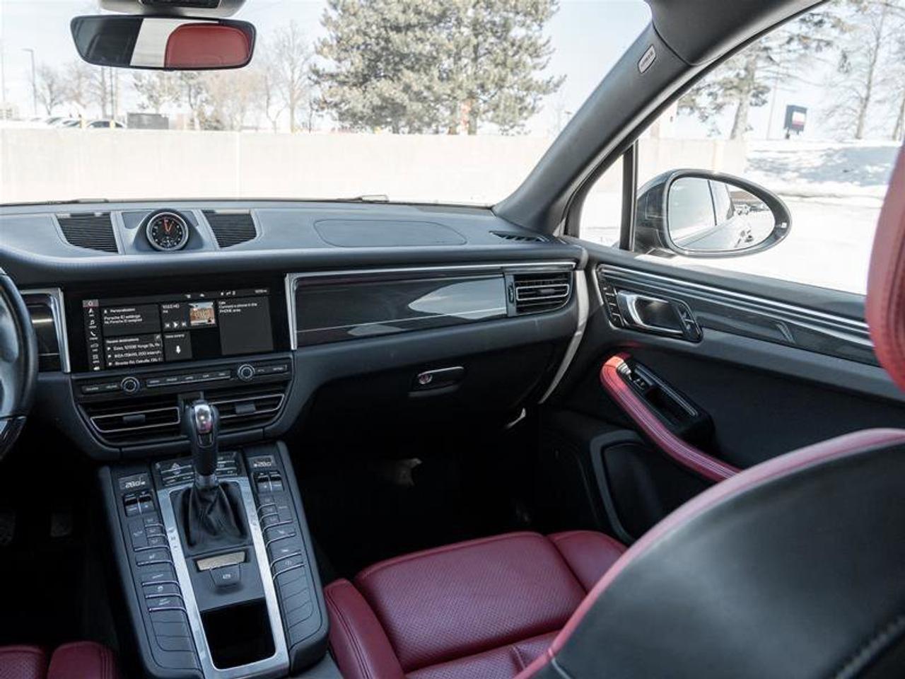 2021 Porsche Macan AWD Premium Pkg 20 Macan Turbo Wheels in High Glos Photo