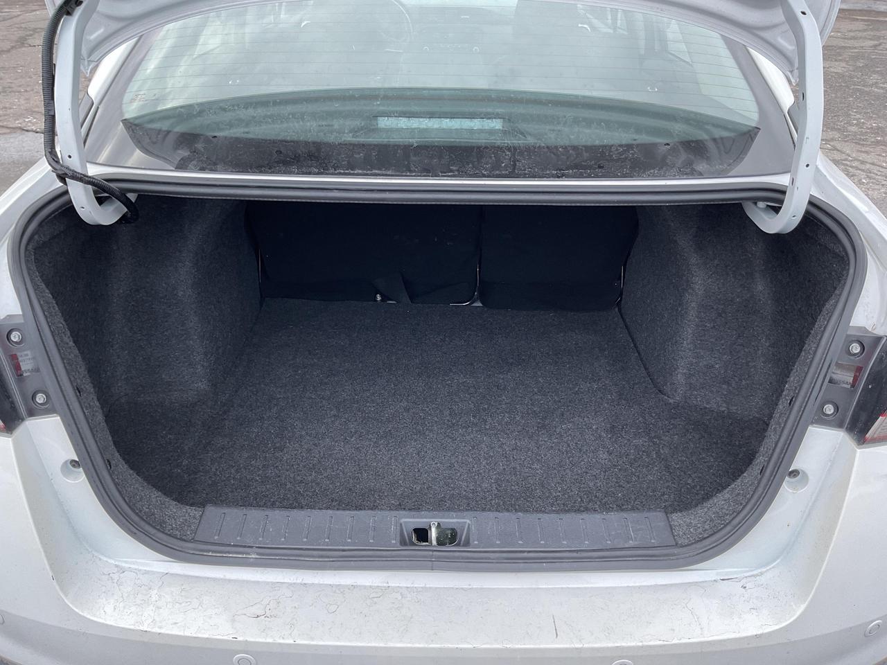 2024 Nissan Versa SR 4DR SEDAN Photo