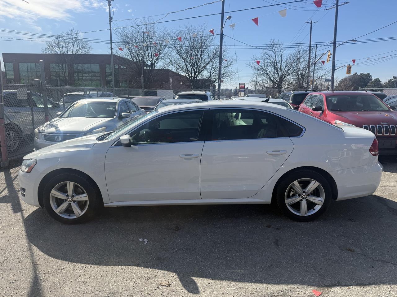 2015 Volkswagen Passat *** 3 YEAR WARRANTY INCLUDED *** Photo2