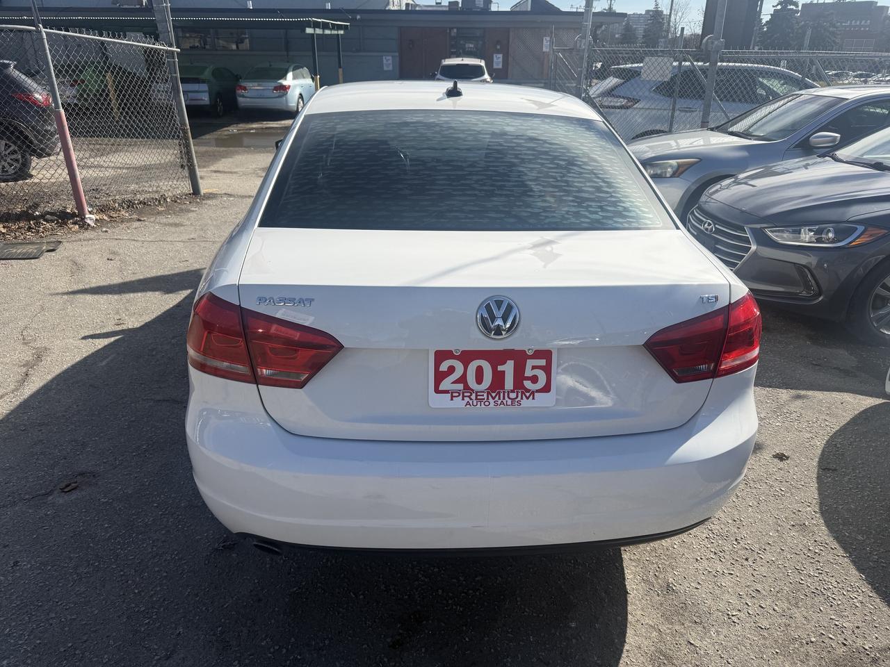 2015 Volkswagen Passat *** 3 YEAR WARRANTY INCLUDED *** Photo4