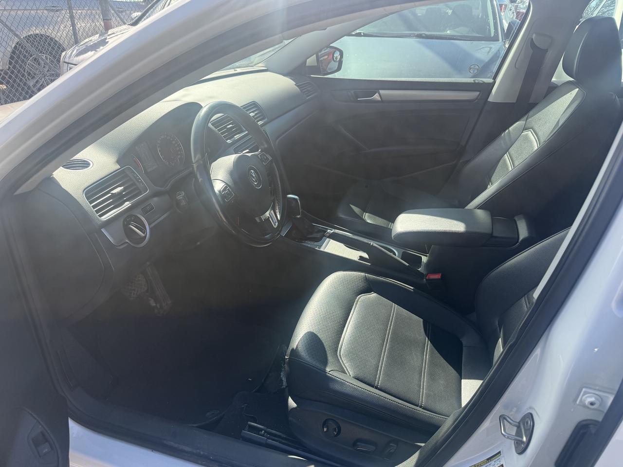 2015 Volkswagen Passat *** 3 YEAR WARRANTY INCLUDED *** Photo