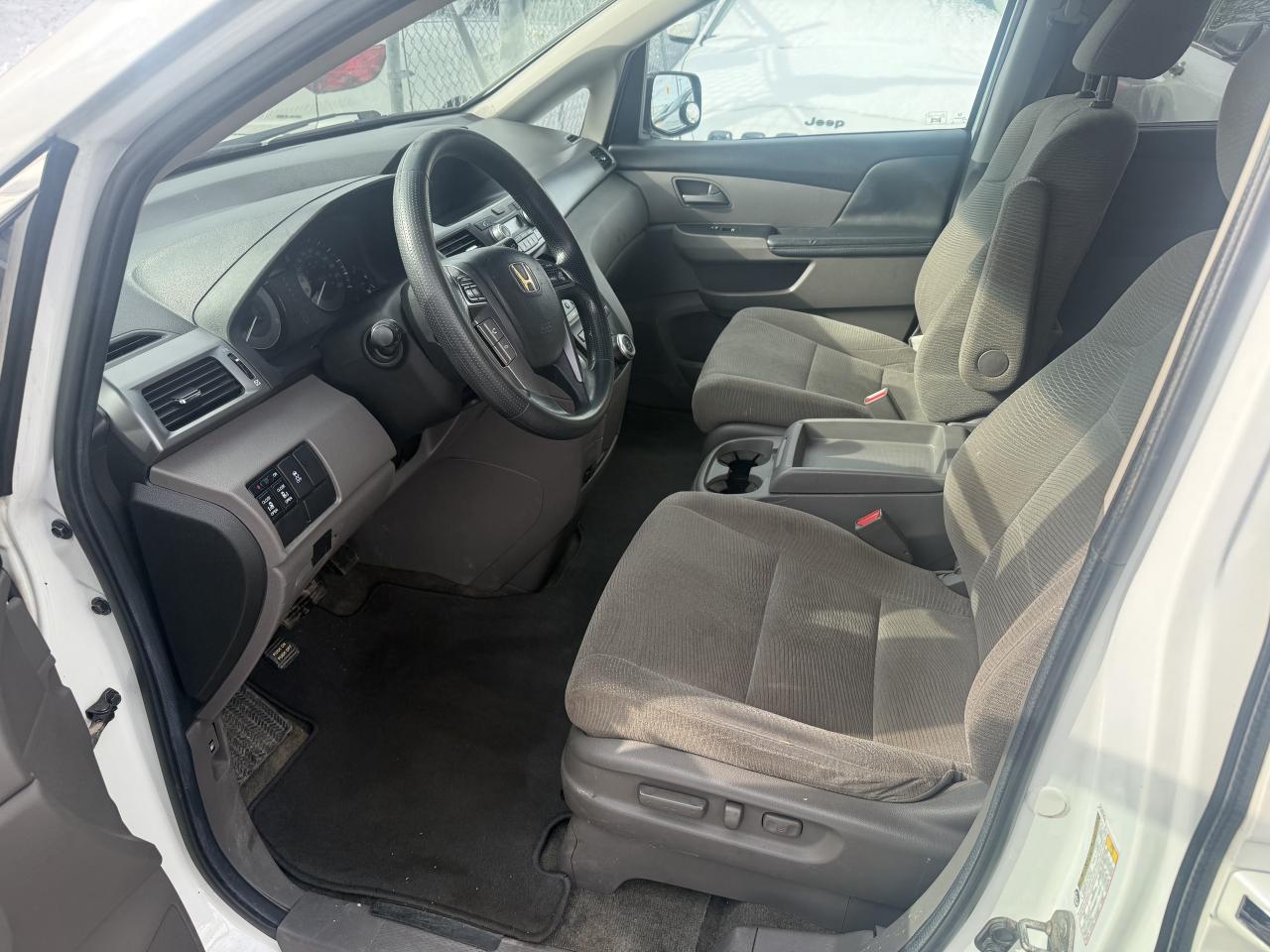 2012 Honda Odyssey *** 3 YEAR WARRANTY INCLUDED *** Photo4