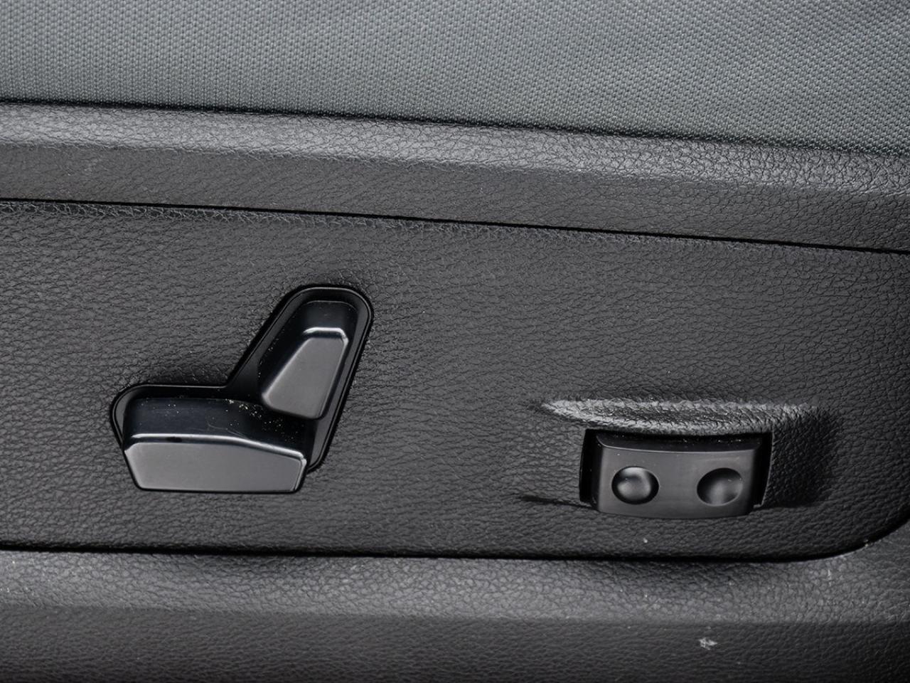 2020 RAM 1500 Classic WARLOCK   HEATED SEATS & WHEEL   REMOTE START   HE Photo