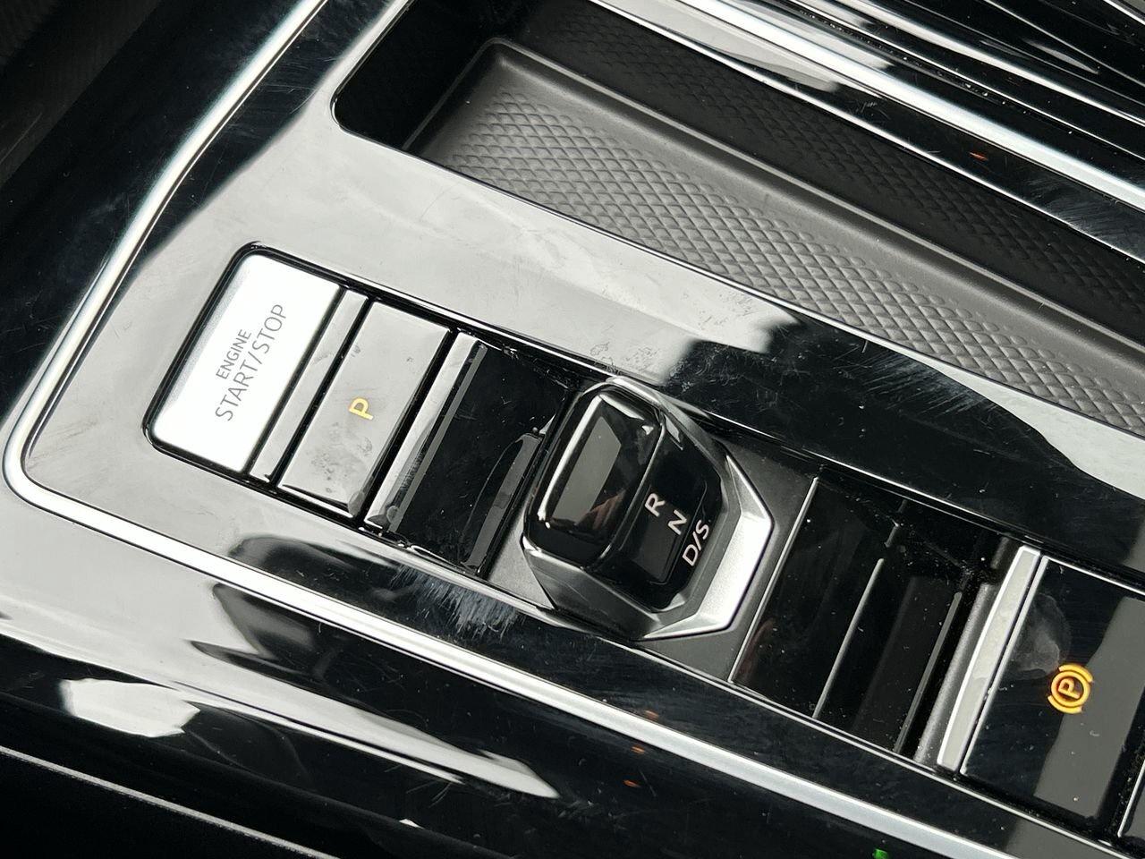 2024 Volkswagen Golf R 2.0T 7Sp at DSG w/Tip Leather  Alloy Wheels  Heads Photo