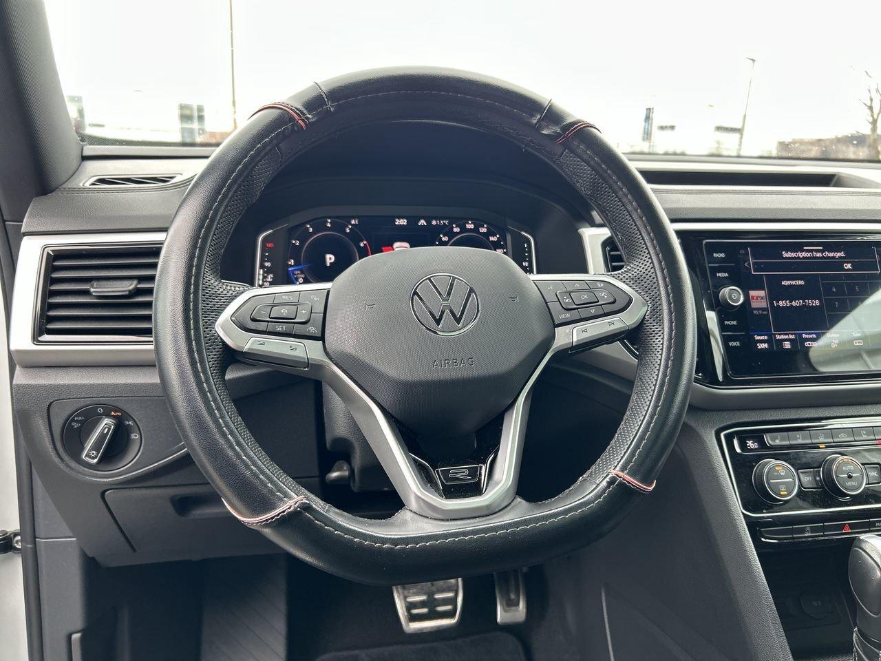 2023 Volkswagen Atlas Cross Sport Execline 3.6L 8sp at w/Tip 4MOTION Leather  Sunroo Photo
