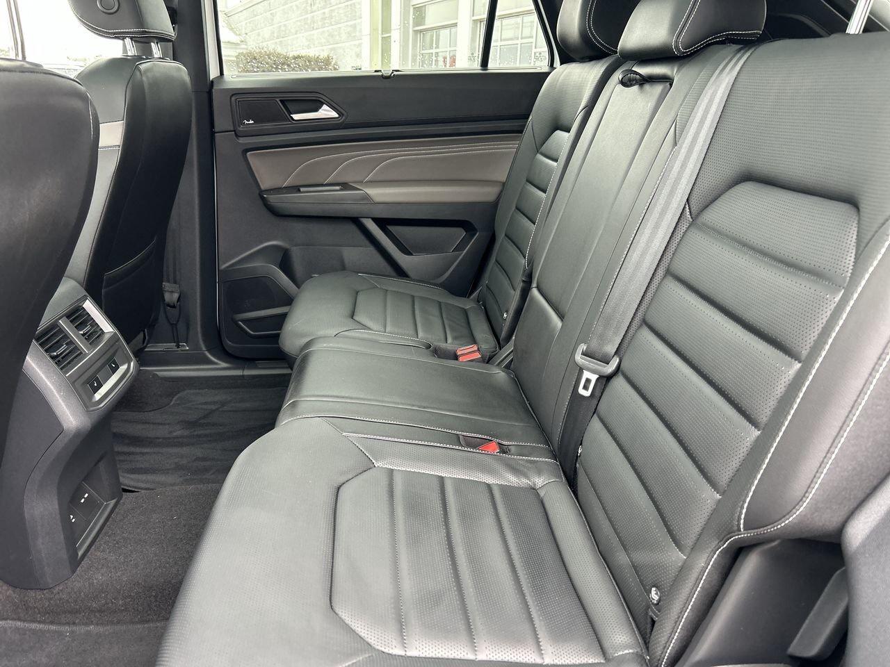 2023 Volkswagen Atlas Cross Sport Execline 3.6L 8sp at w/Tip 4MOTION Leather  Sunroo Photo