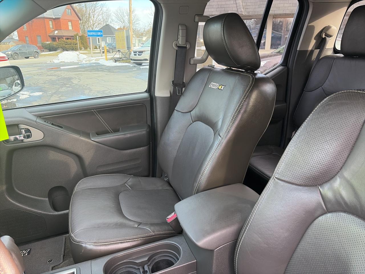 2017 Nissan Frontier PRO-4X4-LEATHER-LOADED Photo