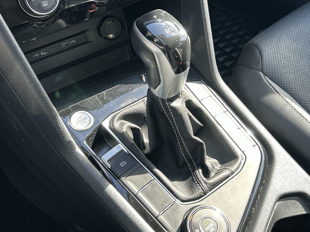 2022 Volkswagen Taos Highline 1.5T 7sp at DSG w/ Tip 4M Alloy Wheels  K Photo