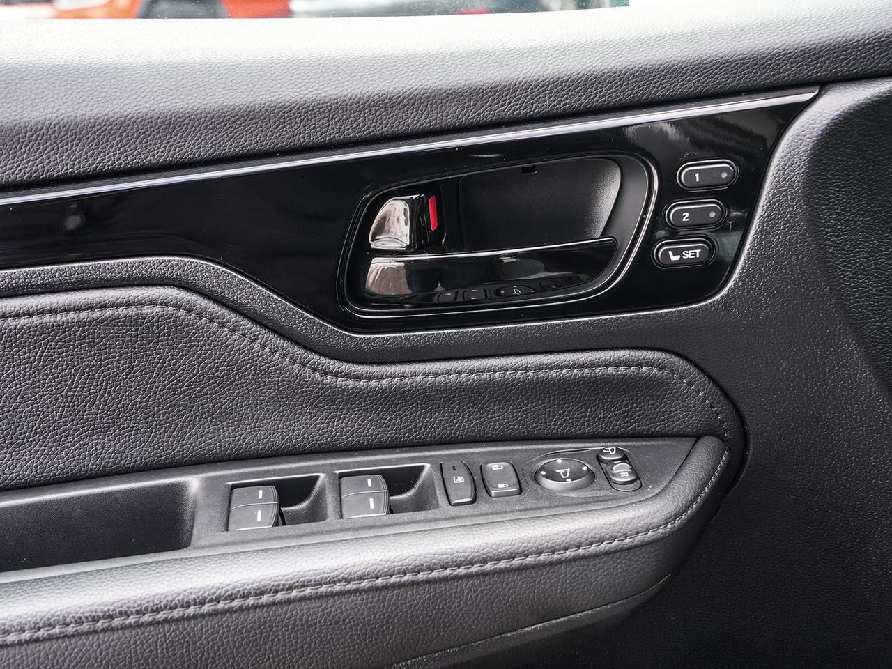 2024 Honda Odyssey Touring Photo