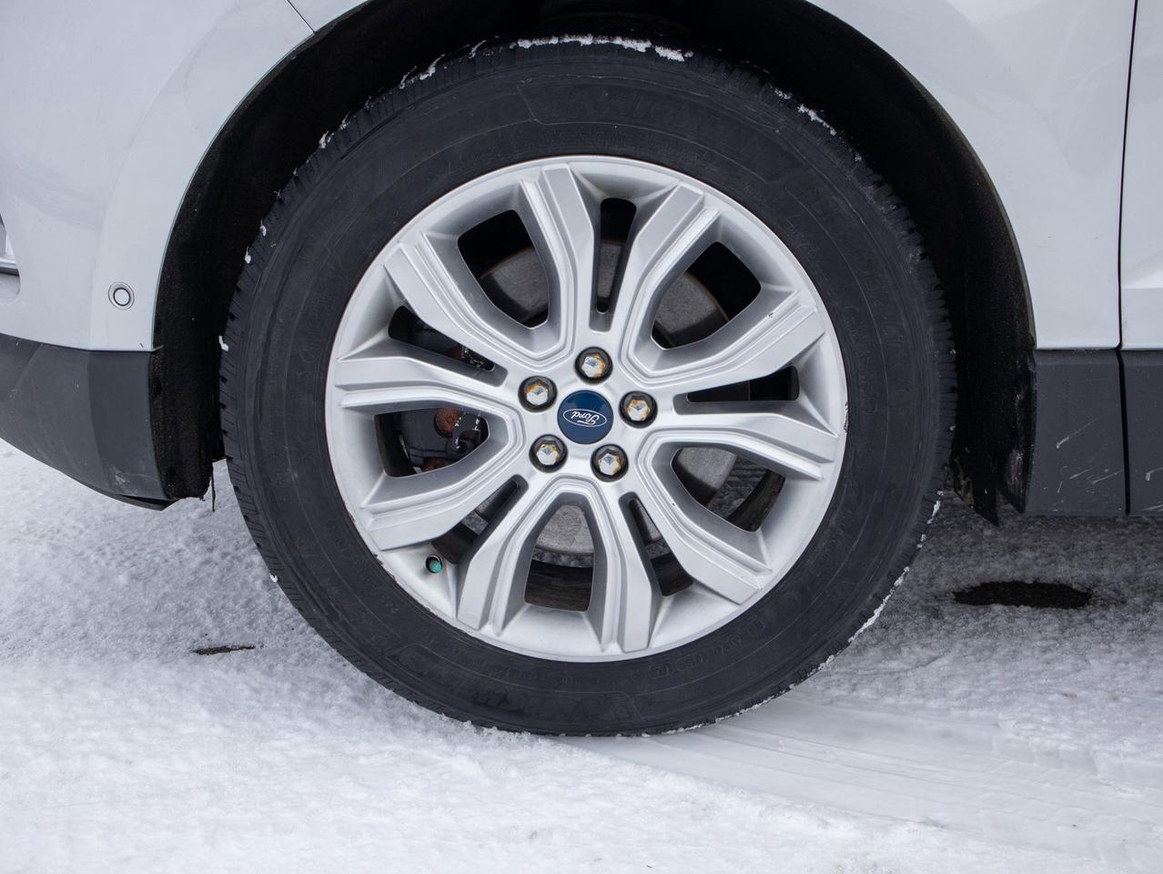 2019 Ford Edge Titanium - Rain Sensing Wipers   Keyless Entry Photo