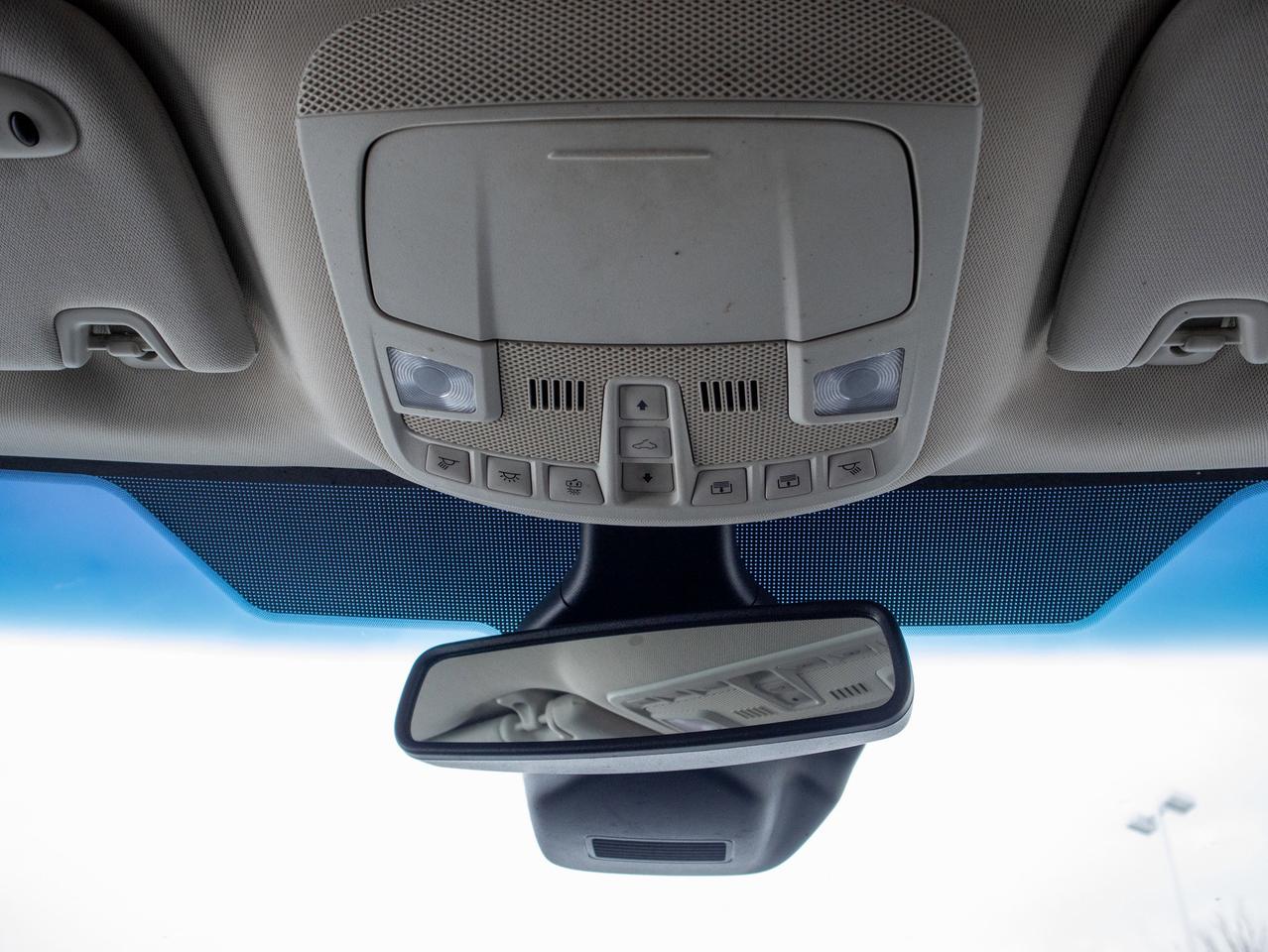 2019 Ford Edge Titanium - Rain Sensing Wipers   Keyless Entry Photo