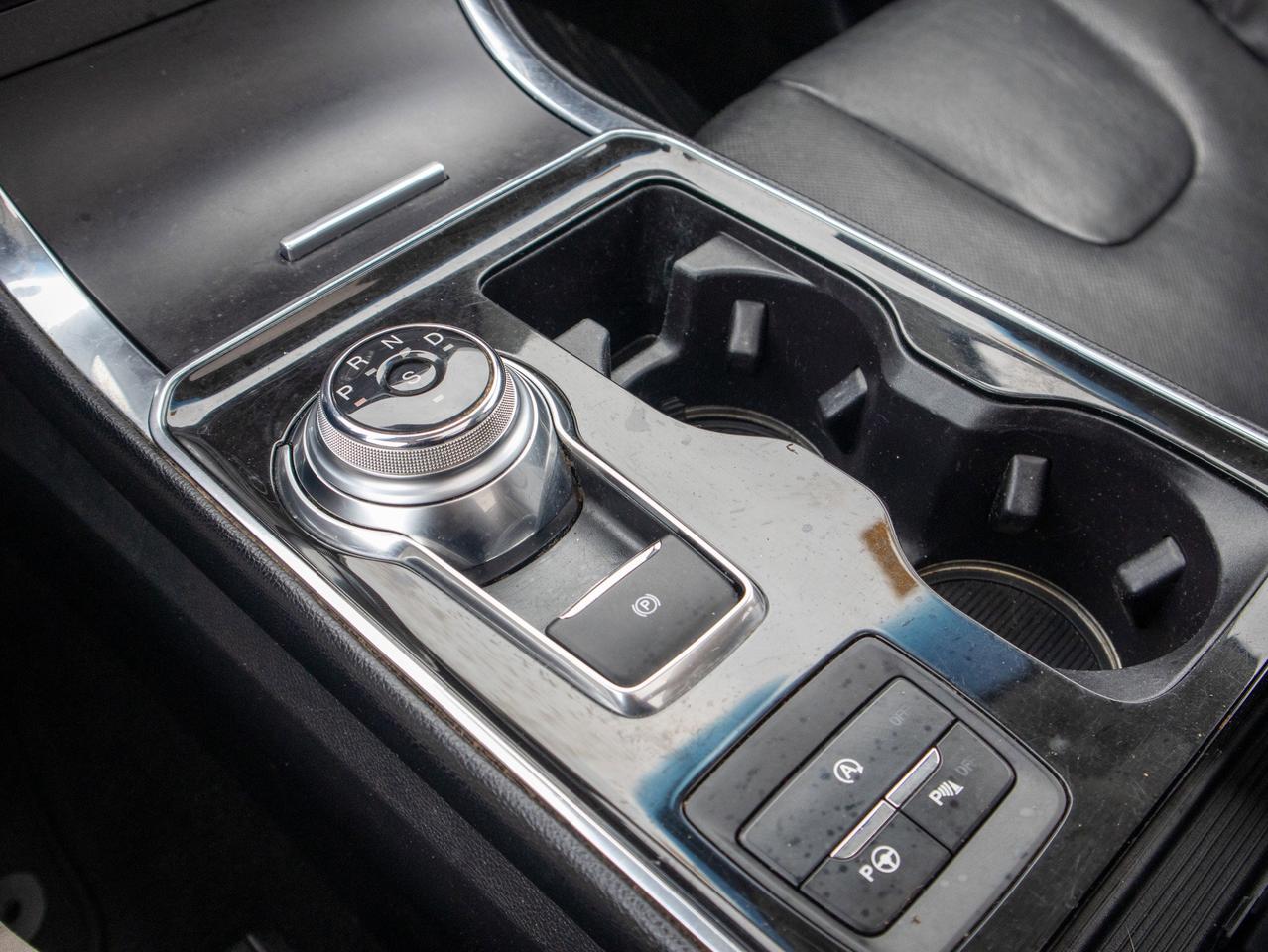 2019 Ford Edge Titanium - Rain Sensing Wipers   Keyless Entry Photo