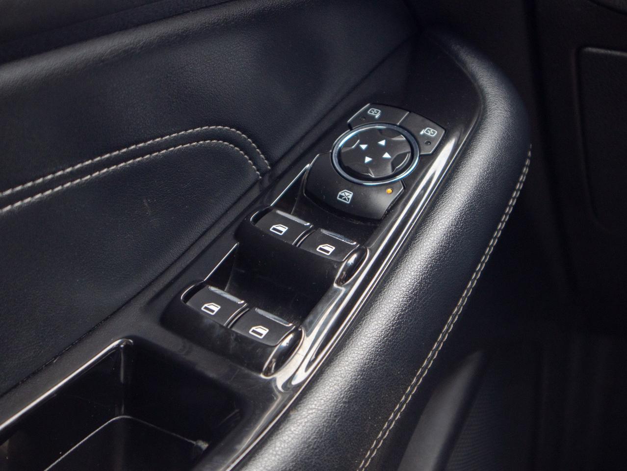 2019 Ford Edge Titanium - Rain Sensing Wipers   Keyless Entry Photo