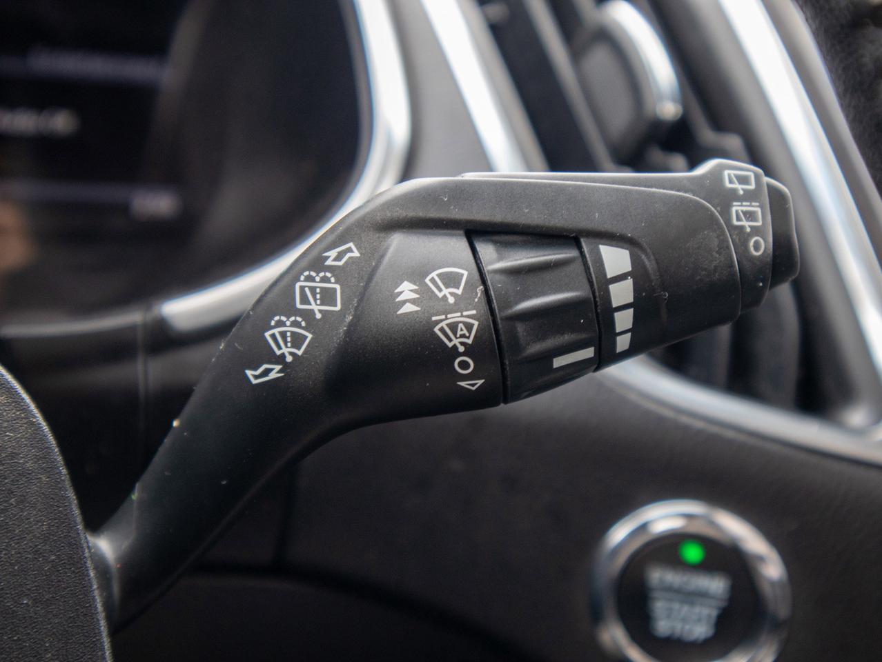 2019 Ford Edge Titanium - Rain Sensing Wipers   Keyless Entry Photo