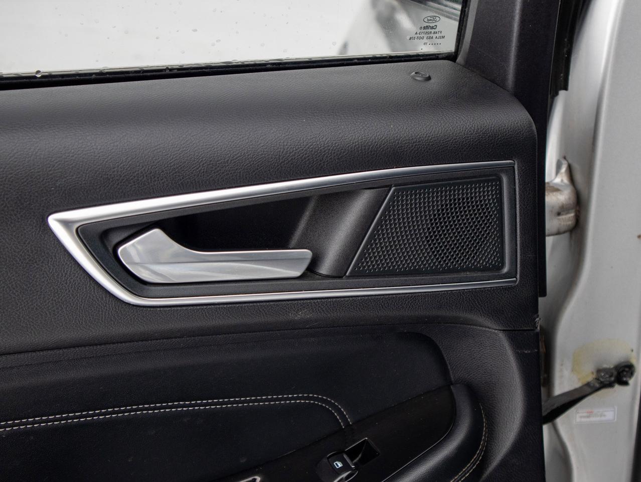 2019 Ford Edge Titanium - Rain Sensing Wipers   Keyless Entry Photo