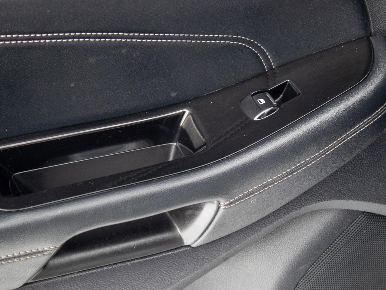 2019 Ford Edge Titanium - Rain Sensing Wipers   Keyless Entry Photo