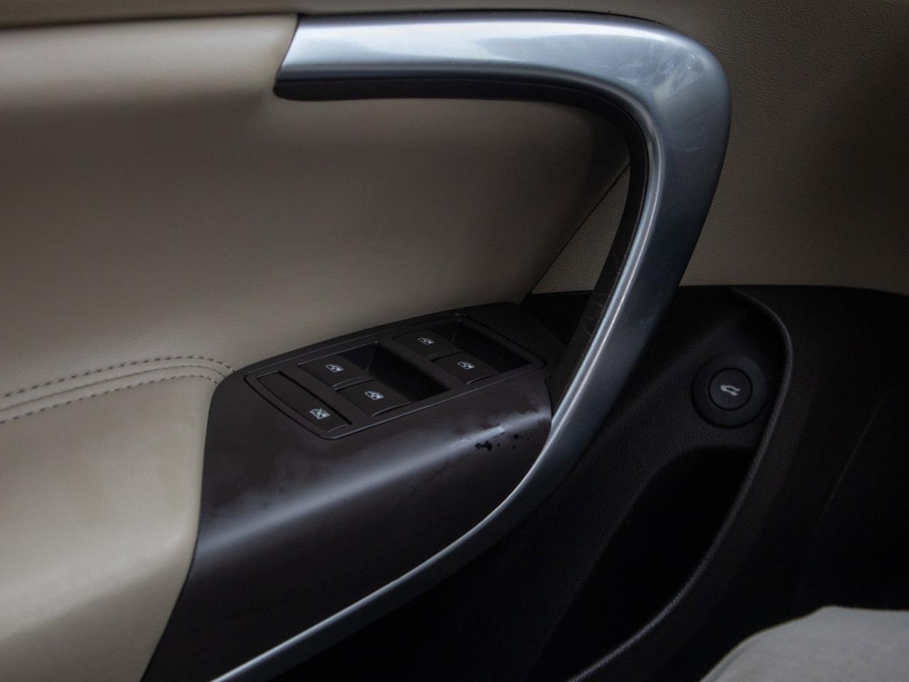 2016 Buick Regal Premium I - Universal Garage Door Opener   Multi-Z Photo