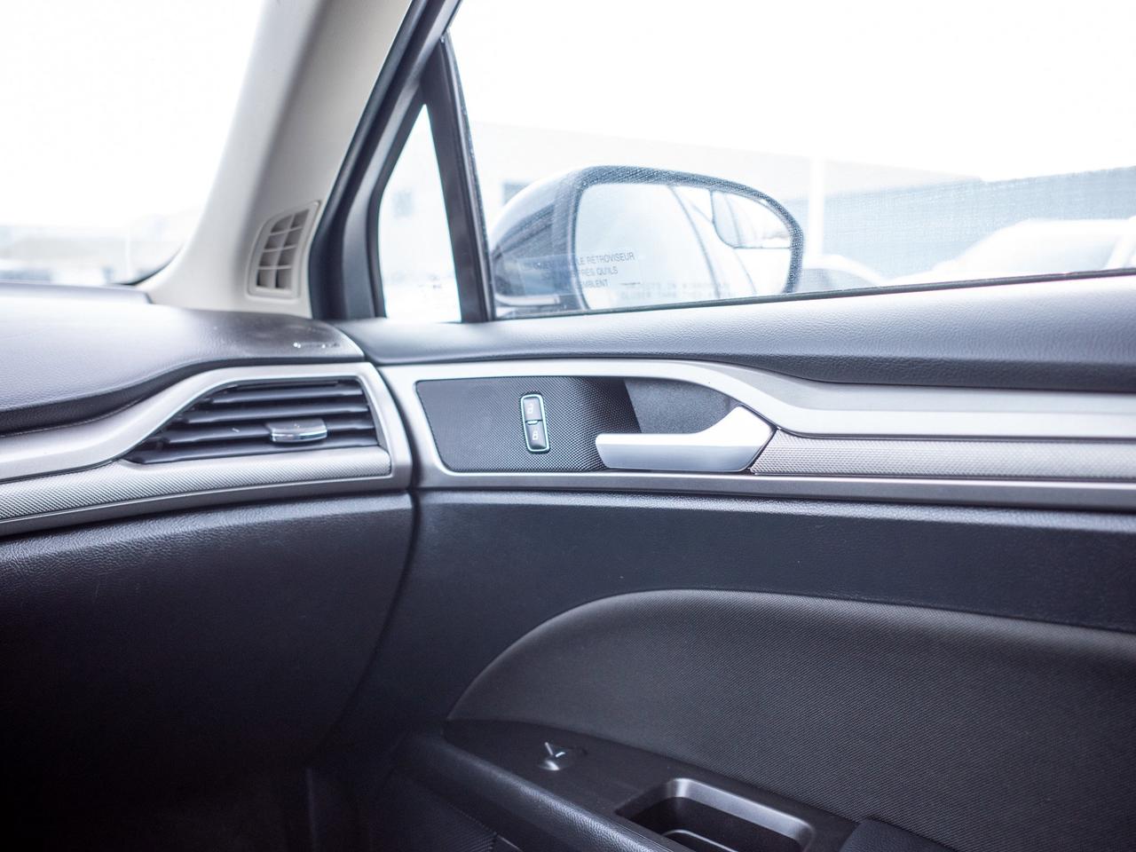 2017 Ford Fusion SE - Power Driver Seat   Keyless Entry Photo