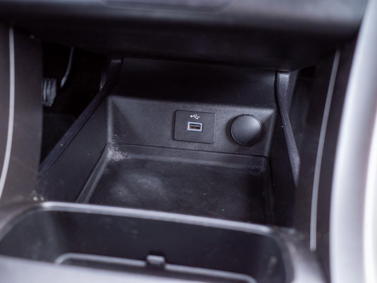 2017 Ford Fusion SE - Power Driver Seat   Keyless Entry Photo