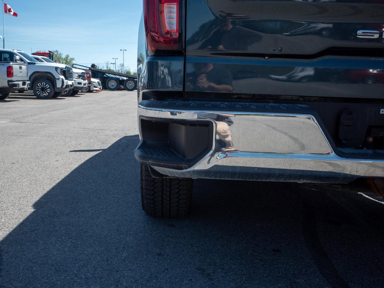 2021 GMC Sierra 1500 SLT - Leather Seats   Heated Mirrors Photo