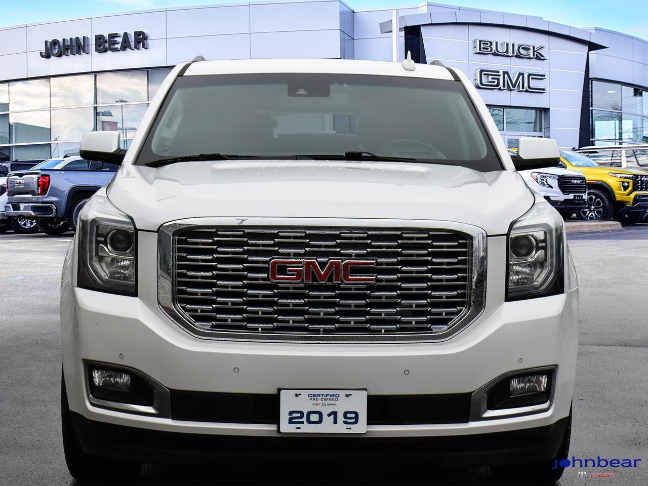 2019 GMC Yukon Denali Photo3