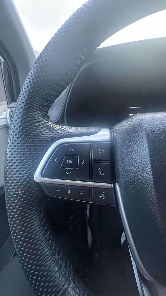 2024 Toyota Sienna XLE/ LEATHER/ 8 PASSENGER/ ALLOY/ SUNROOF Photo