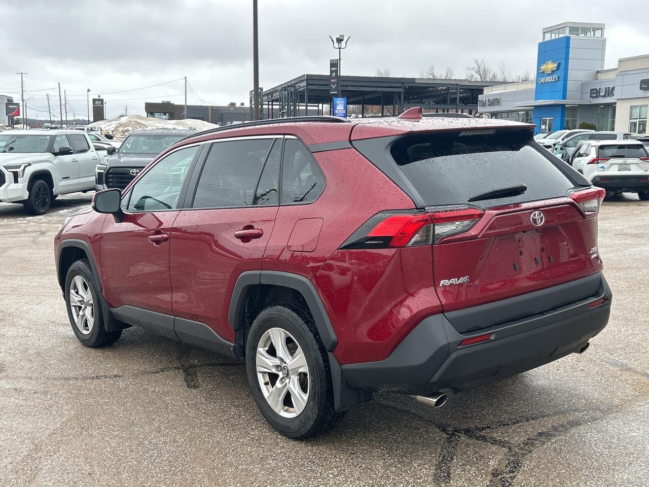 2020 Toyota RAV4 XLE Photo2