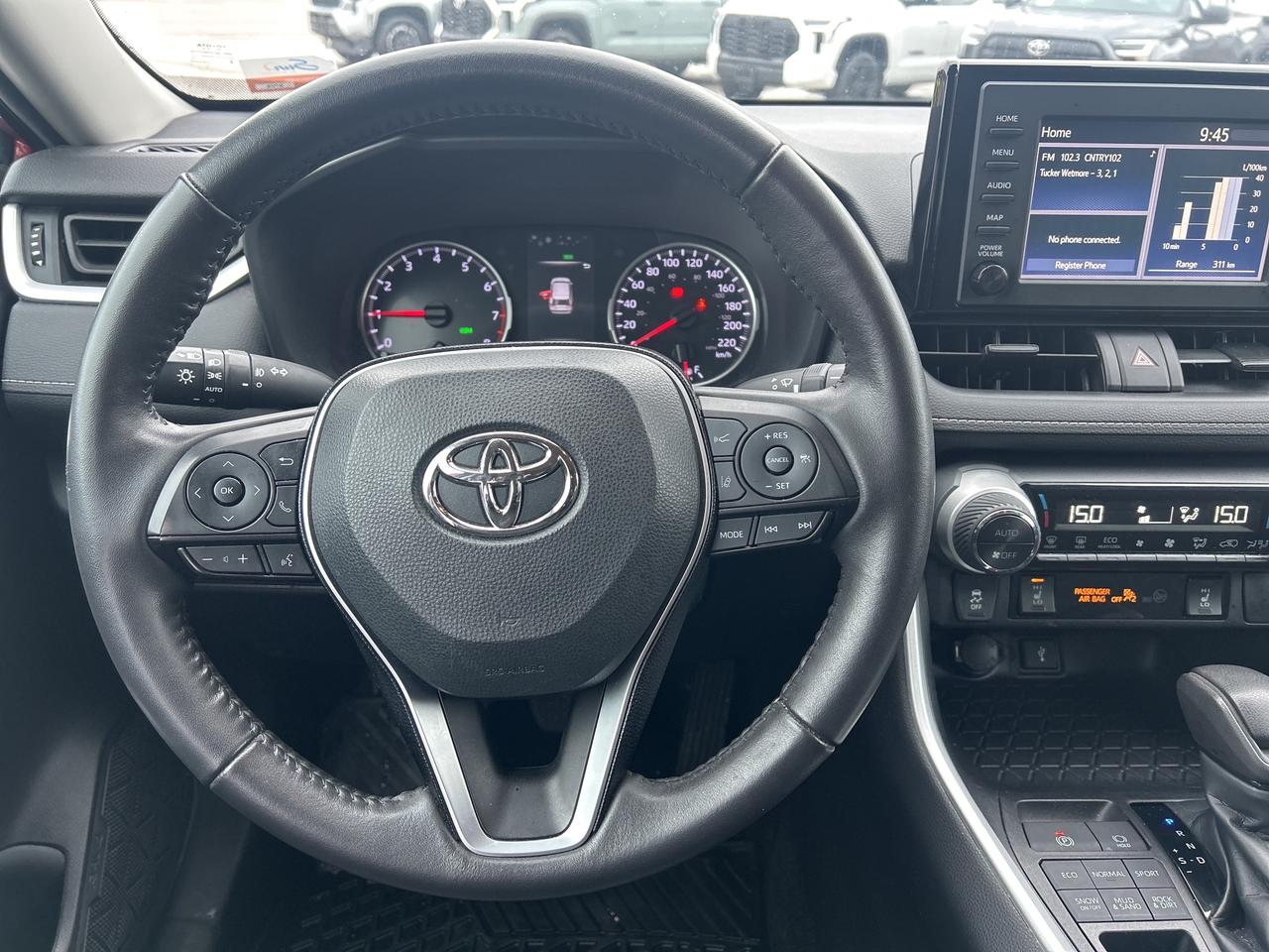 2020 Toyota RAV4 XLE Photo