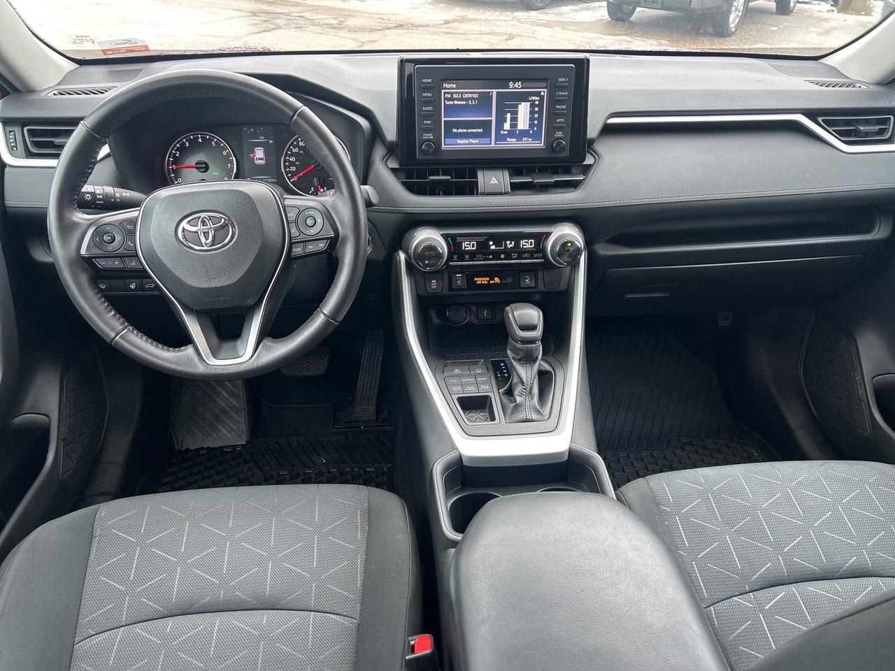2020 Toyota RAV4 XLE Photo