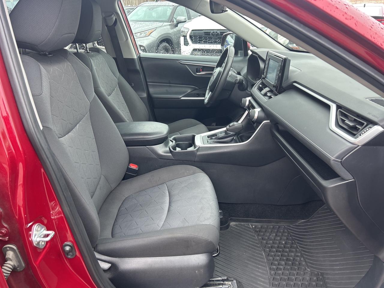 2020 Toyota RAV4 XLE Photo