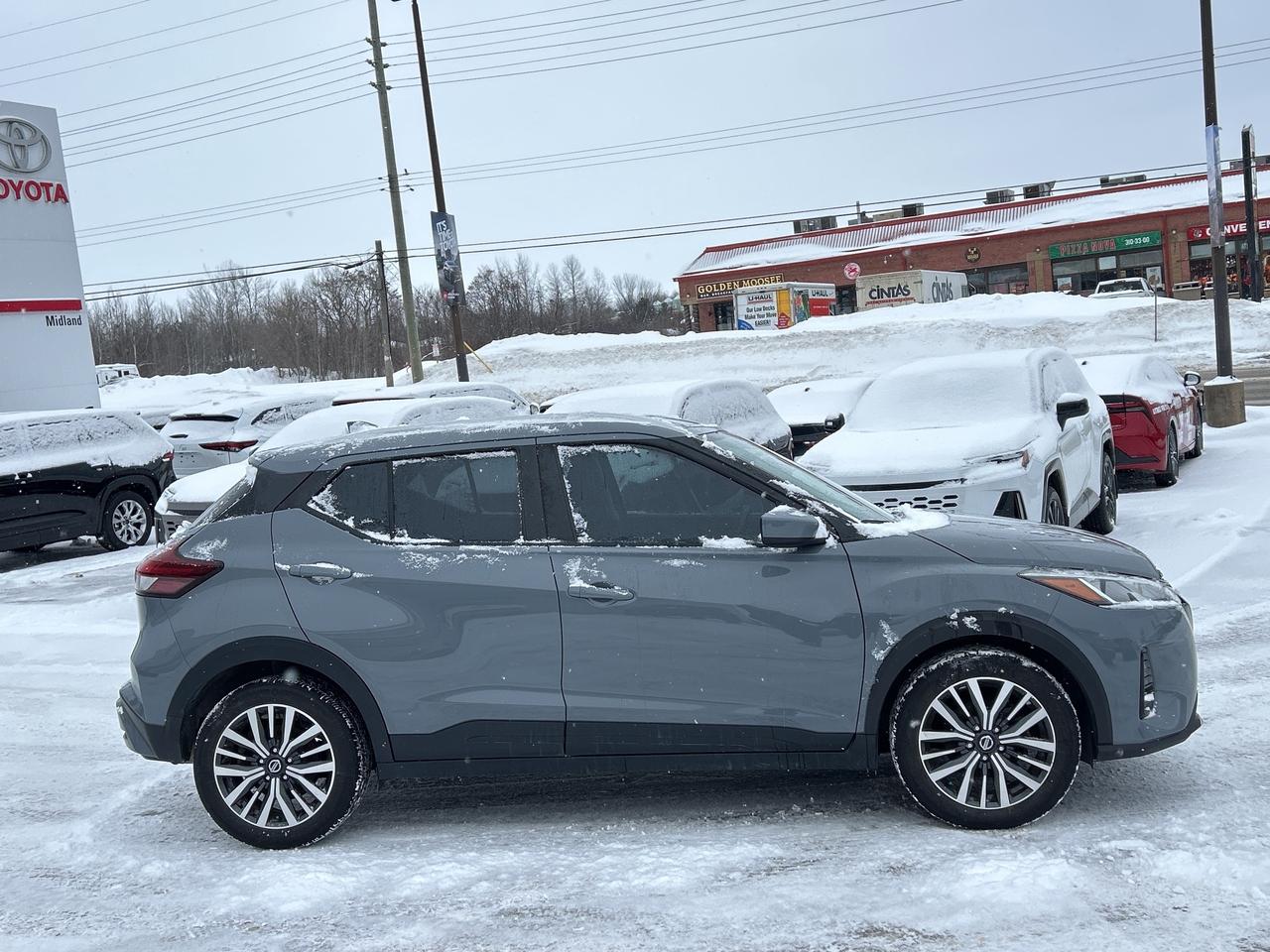 2021 Nissan Kicks SV   ONE OWNER Photo