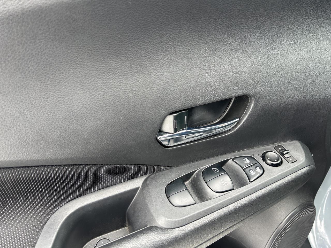 2021 Nissan Kicks SV   ONE OWNER Photo