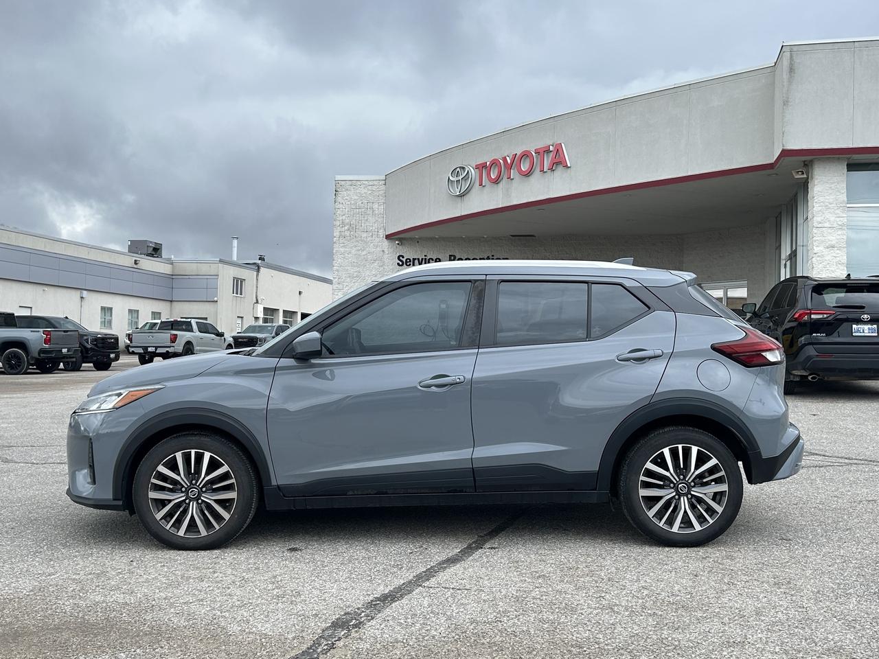 2021 Nissan Kicks SV   ONE OWNER Photo