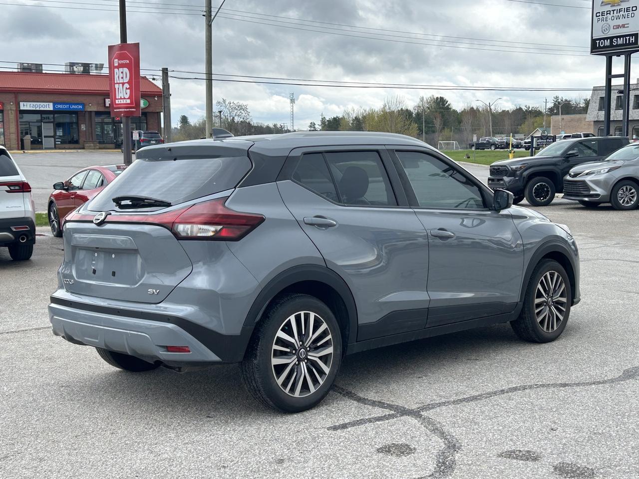 2021 Nissan Kicks SV   ONE OWNER Photo