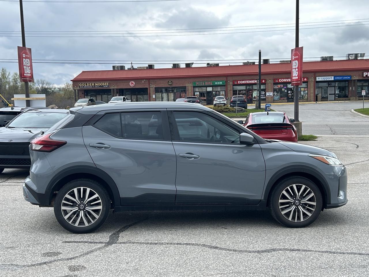 2021 Nissan Kicks SV   ONE OWNER Photo