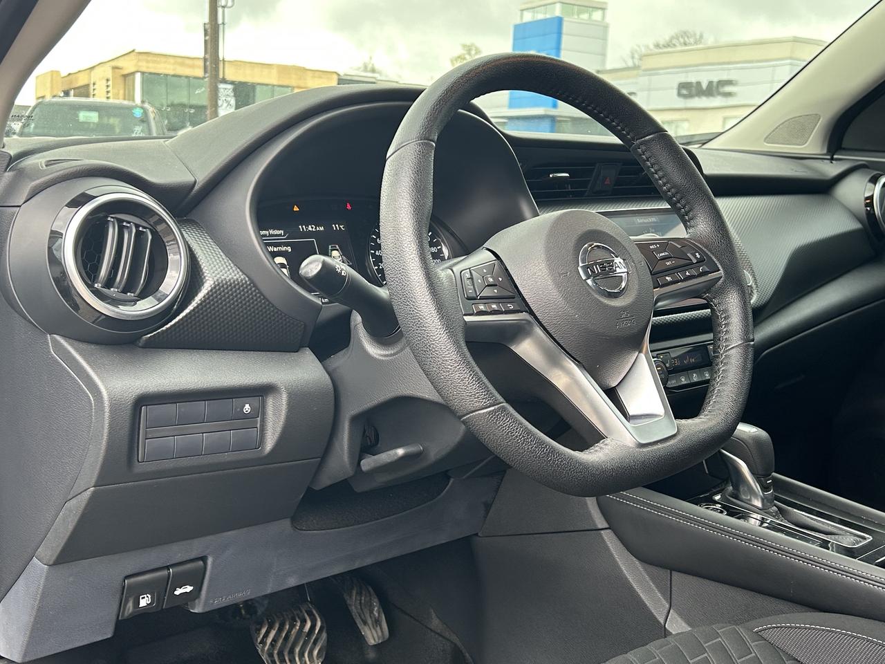 2021 Nissan Kicks SV   ONE OWNER Photo