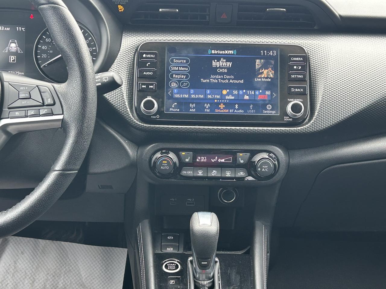 2021 Nissan Kicks SV   ONE OWNER Photo