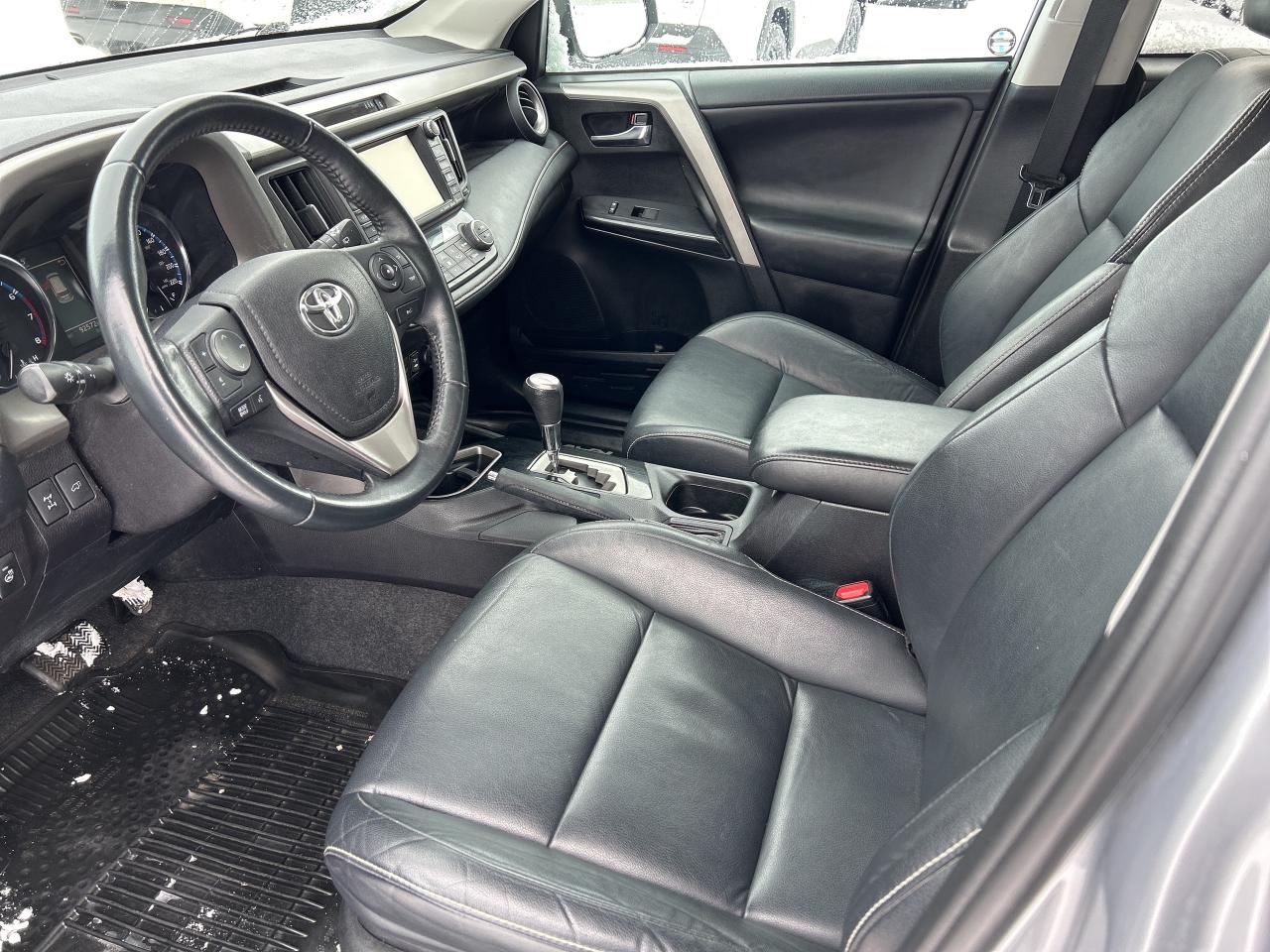 2017 Toyota RAV4 LIMITED  Photo