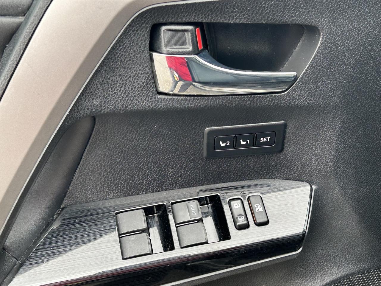 2017 Toyota RAV4 Limited AWD   JBL Audio System Photo