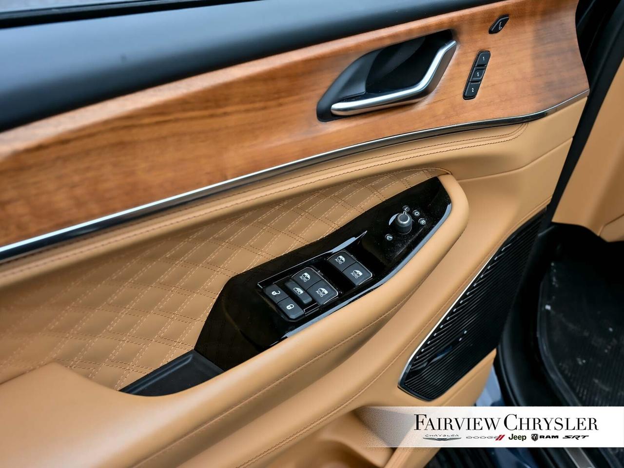 2023 Jeep Grand Cherokee Summit RESERVE   BROWN LEATHER   HEADS UP   PANO R Photo